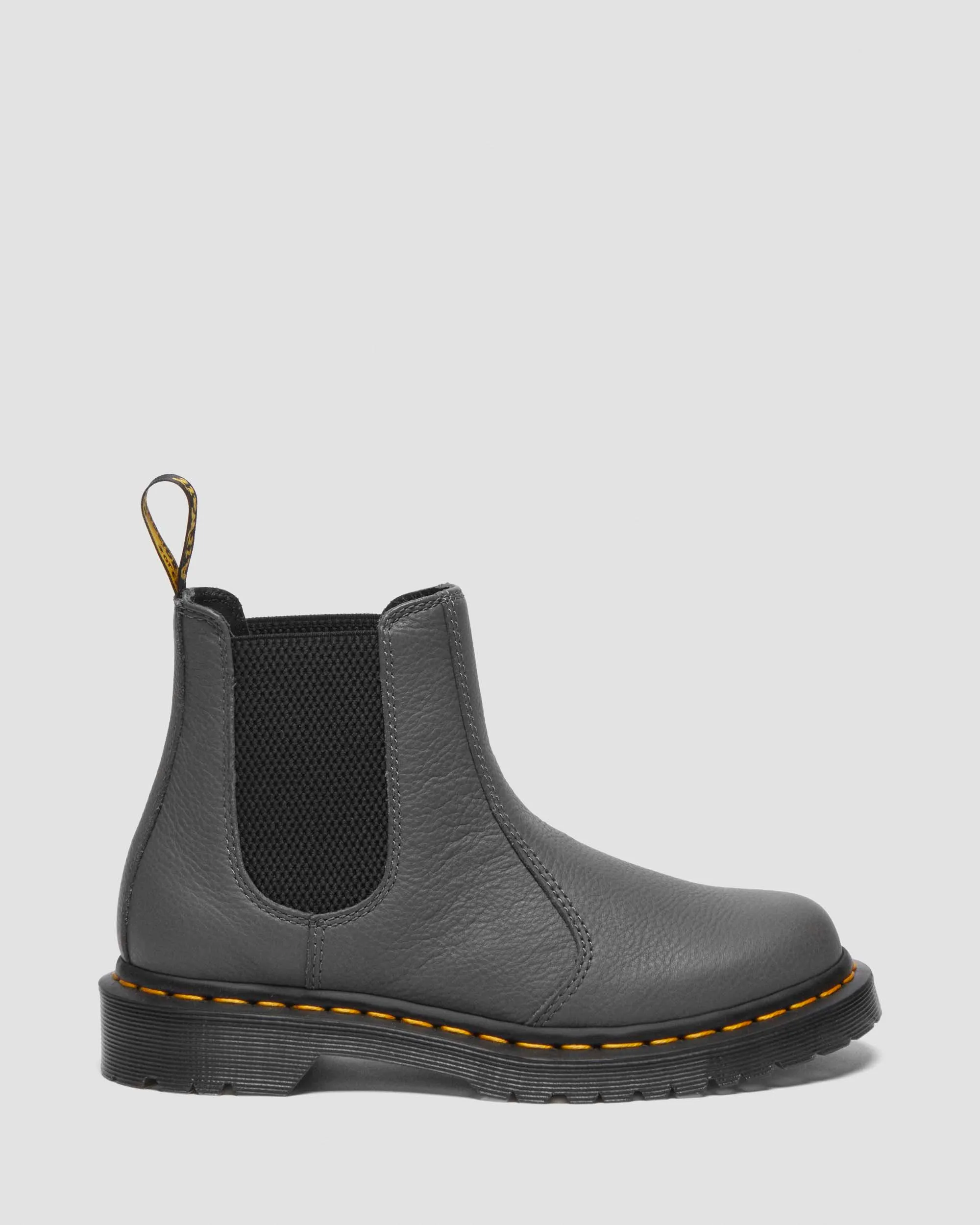 2976 Virginia Leather Chelsea Boots