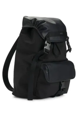 Backpack with adjustable and detachable shoulder straps 