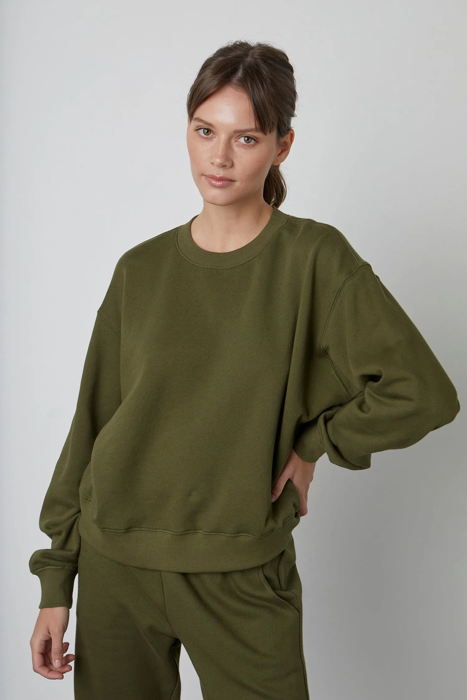 BRITNEY FLEECE SWEATSHIRT IN KHAKI