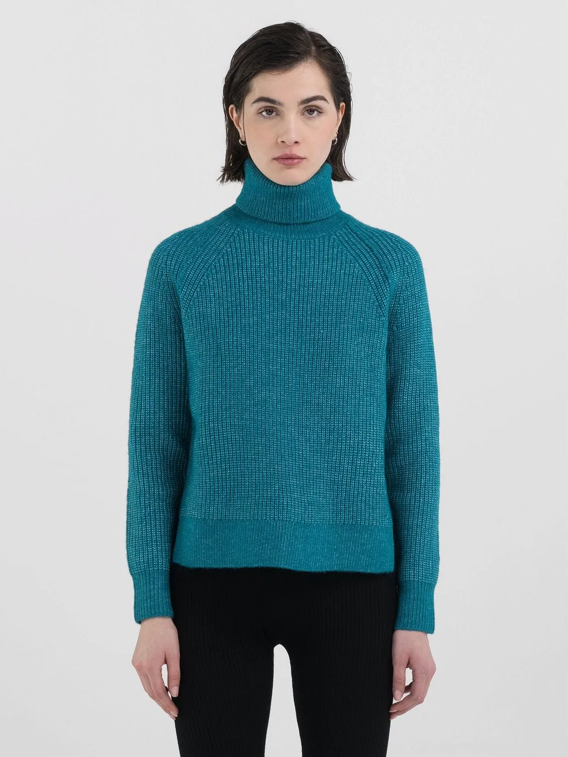 HIGH-NECK SWEATER