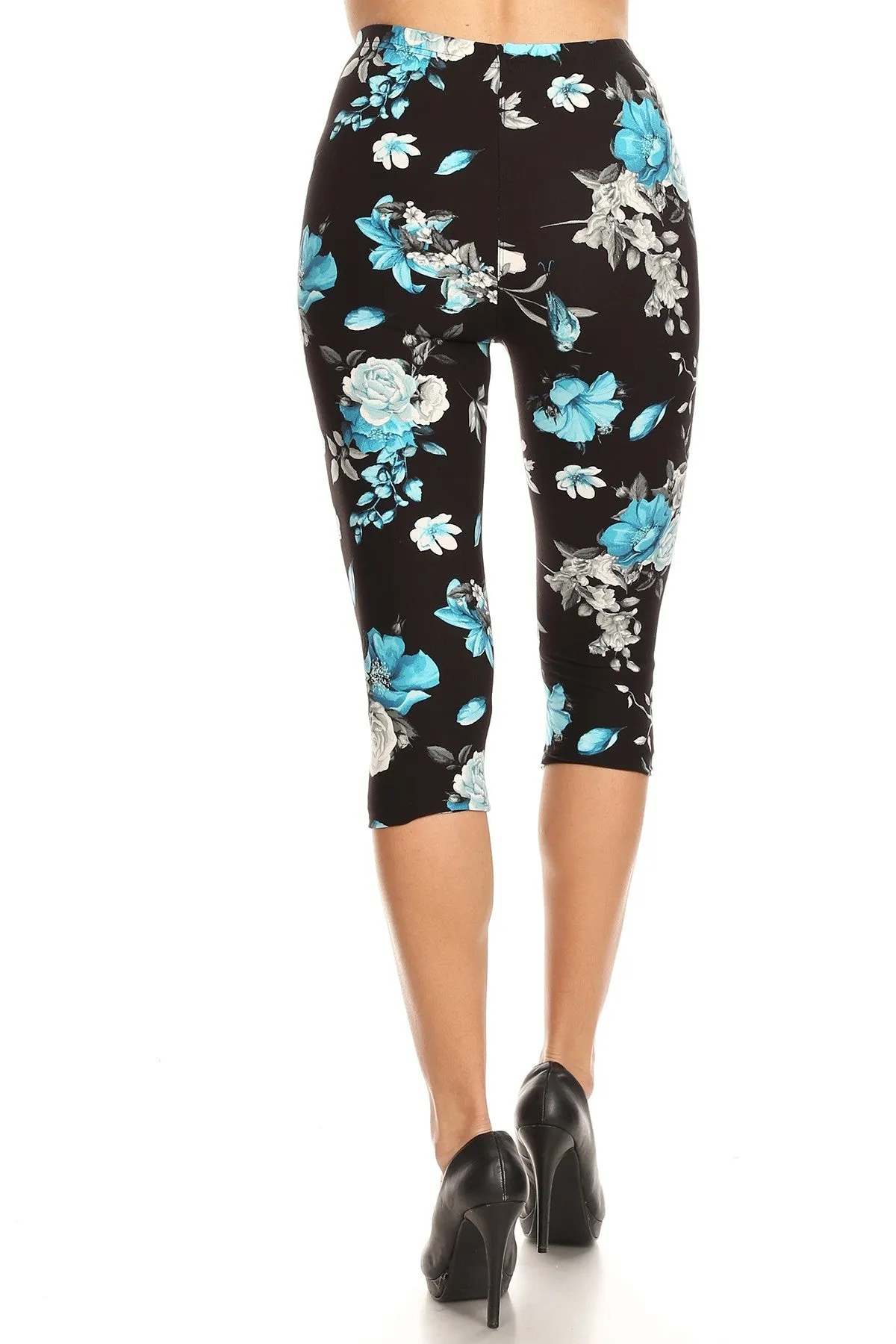 Women's Regular Blue Flower and Bird Printed Cropped Capri Leggings